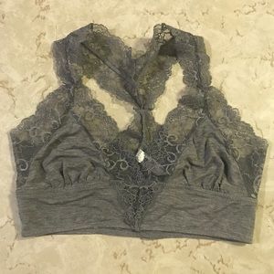 UO Racerback Bra 🌒